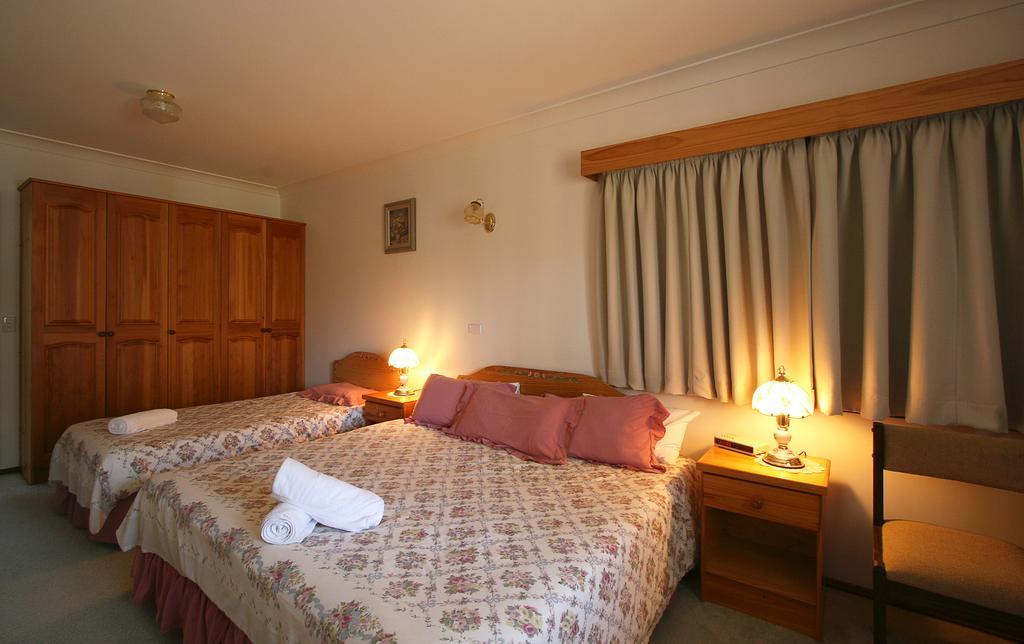 Chalet Swisse Spa Malua Bay Exterior photo
